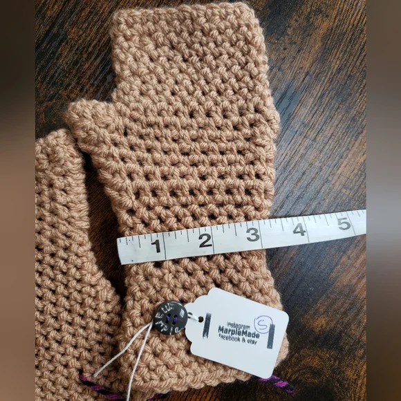 NWT* Handmade Fingerless gloves💜 super soft acrylic, MarpleMade Designs, almond - Picture 7 of 9